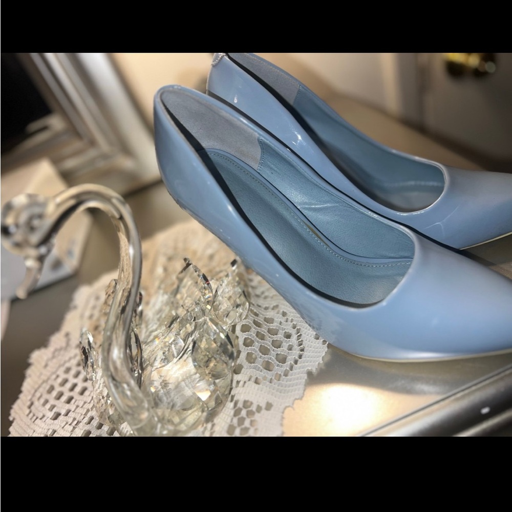 Heels baby blue pumps
